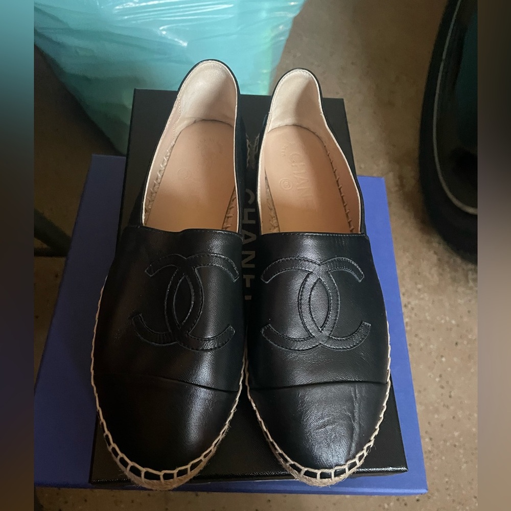 Chanel black leather espadrilles size 37